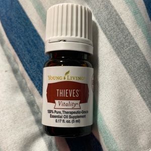 Young living 5ML Thieves Vitality oil